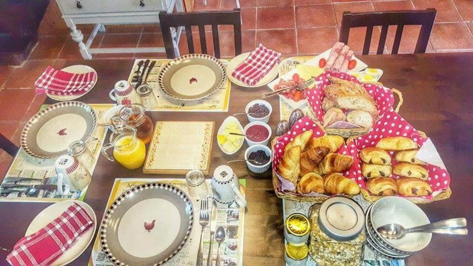 Saint-Martial-d'Albarede Ancien Relais De Poste The Old Post Office B&B 외부 사진
