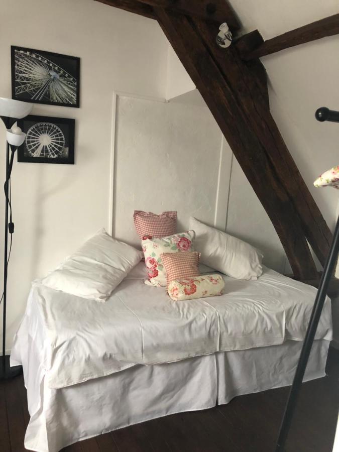 Saint-Martial-d'Albarede Ancien Relais De Poste The Old Post Office B&B 외부 사진